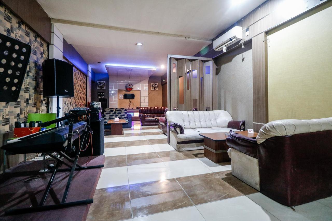 Reddoorz Plus Near Pasar Wisata เปกันบารู ภายนอก รูปภาพ