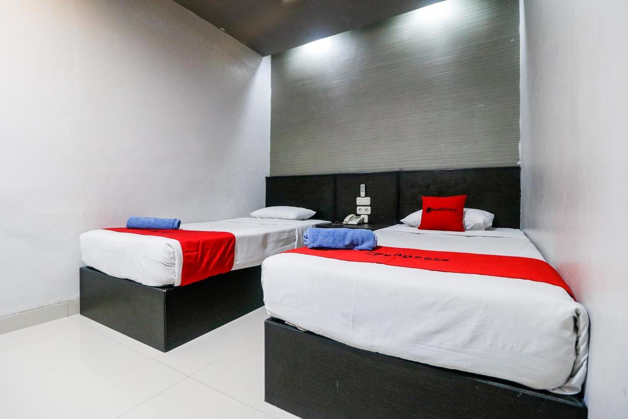 Reddoorz Plus Near Pasar Wisata เปกันบารู ภายนอก รูปภาพ
