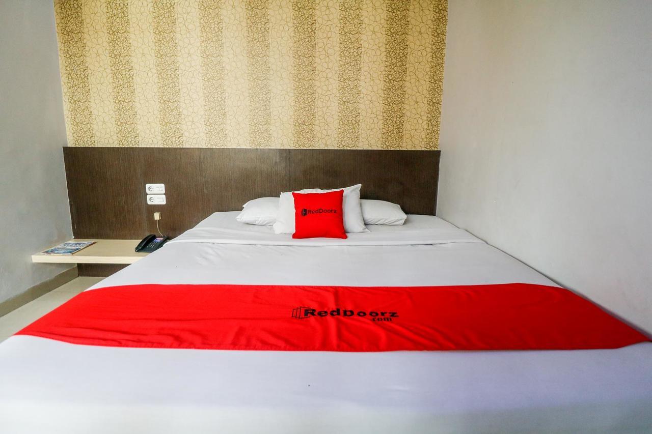 Reddoorz Plus Near Pasar Wisata เปกันบารู ภายนอก รูปภาพ