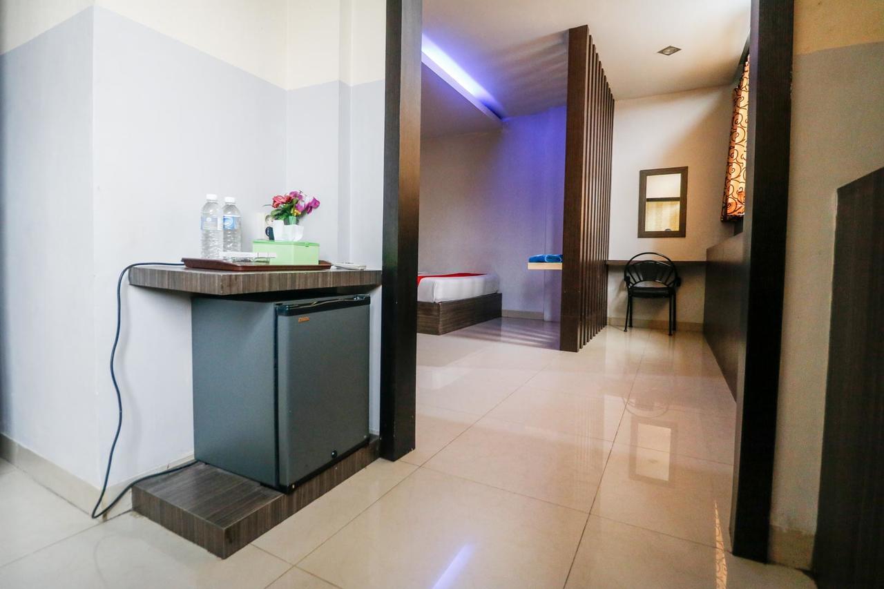 Reddoorz Plus Near Pasar Wisata เปกันบารู ภายนอก รูปภาพ